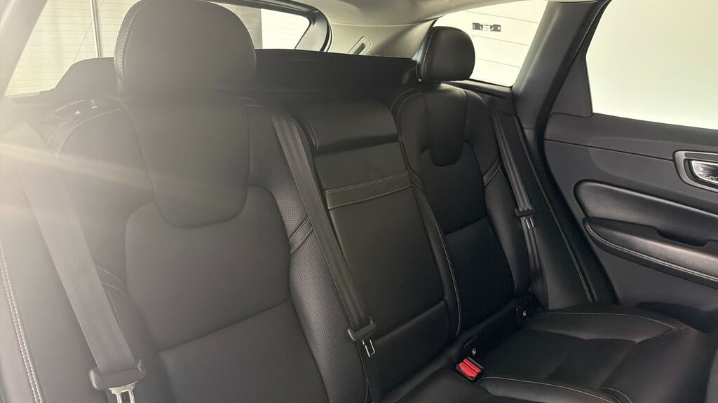 Volvo XC60 2L Momentum Pro Grey #12