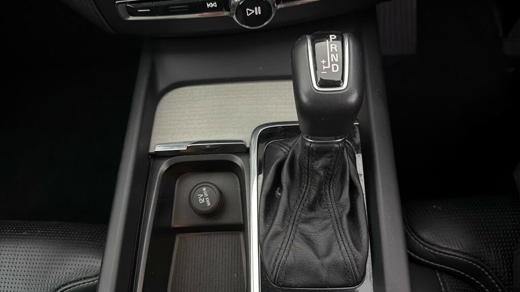 Volvo XC60 2L Momentum Pro Grey #14