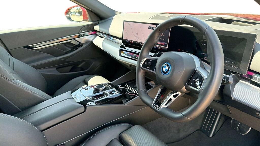 BMW i5 250Kw Edrive40 M Sport Pro 84Kwh Red #6