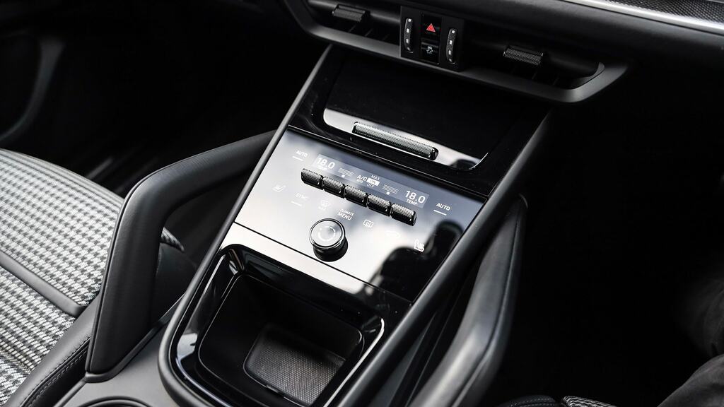 Porsche Cayenne V6 E-hybrid 25.9Kwh S Black Edition Tiptronics Eur Red #19