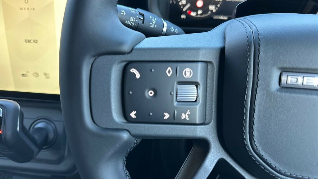 Land Rover Defender 90 3.0 D350 Hard Top X-dynamic Hse Green #29