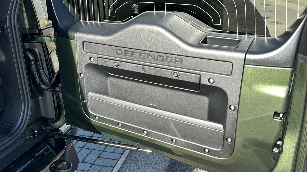 Land Rover Defender 90 3.0 D350 Hard Top X-dynamic Hse Green #25