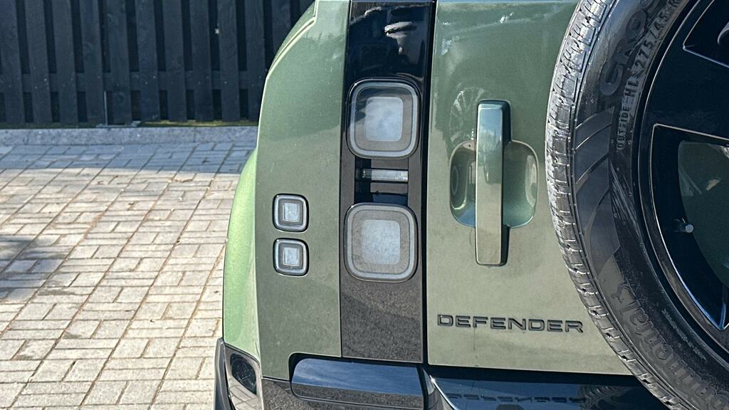 Land Rover Defender 90 3.0 D350 Hard Top X-dynamic Hse Green #24
