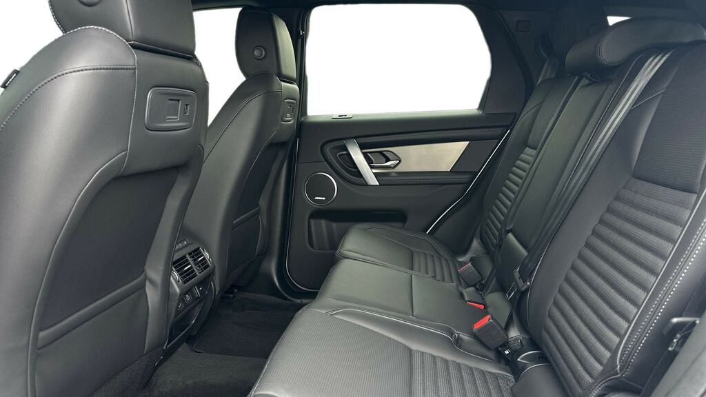 Land Rover Discovery Sport 1.5 P270e Landmark 5 Seat White #4