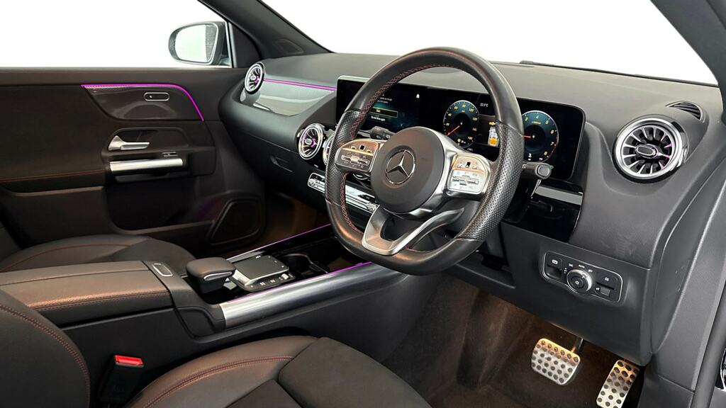 Mercedes-Benz GLA Class 1.3 Gla200 Amg Line Night Edition Premium Plus 7 White #9