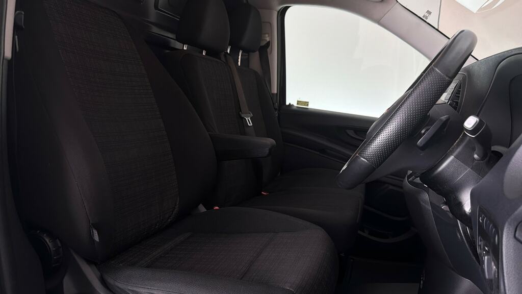 Mercedes-Benz Vito 110Cdi Progressive Van Silver #10