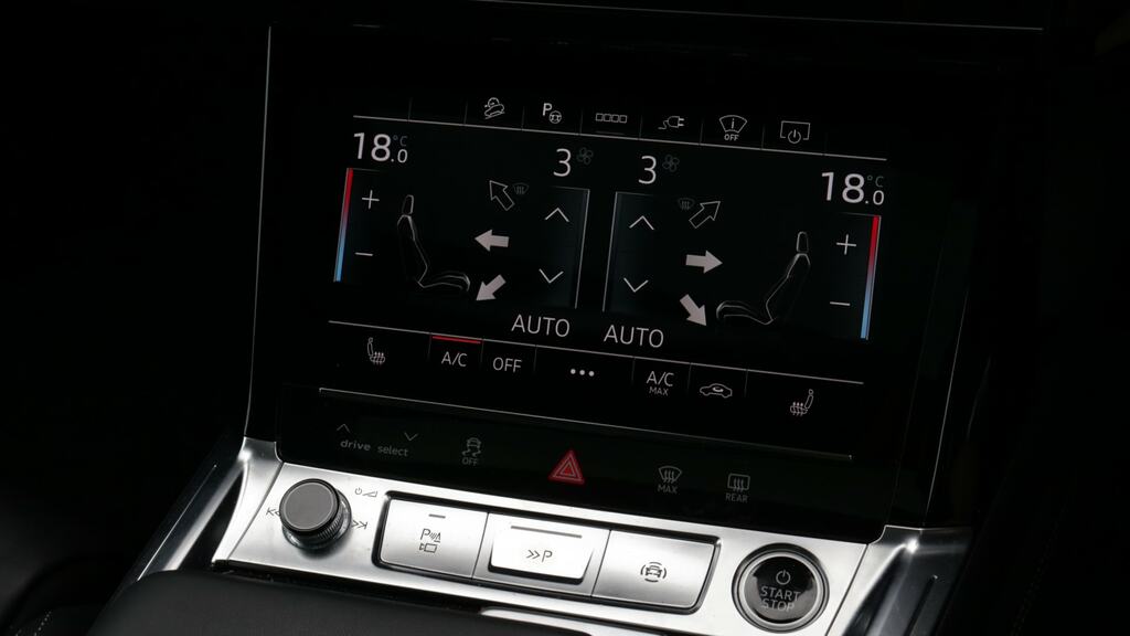 Audi Q8 e tron 300Kw 55 Quattro 114Kwh Black Edition Grey #13