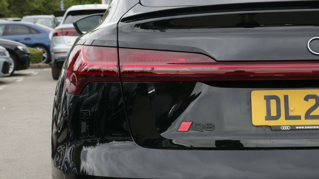 Audi Q8 e tron 300Kw 55 Quattro 114Kwh Black Edition Grey #21