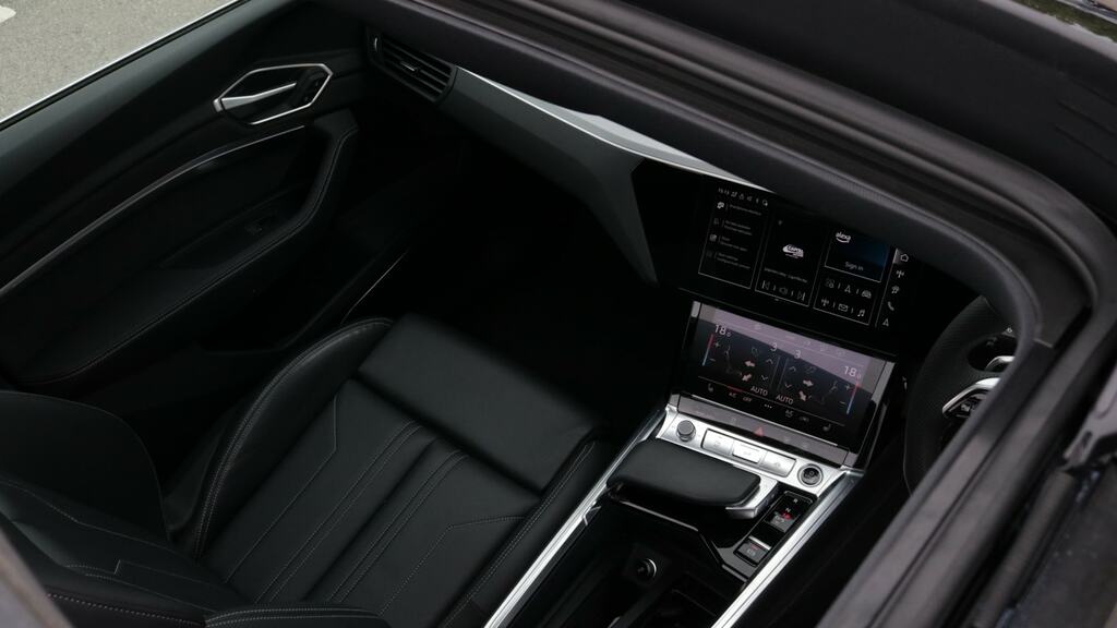 Audi Q8 e tron 300Kw 55 Quattro 114Kwh Black Edition Grey #14