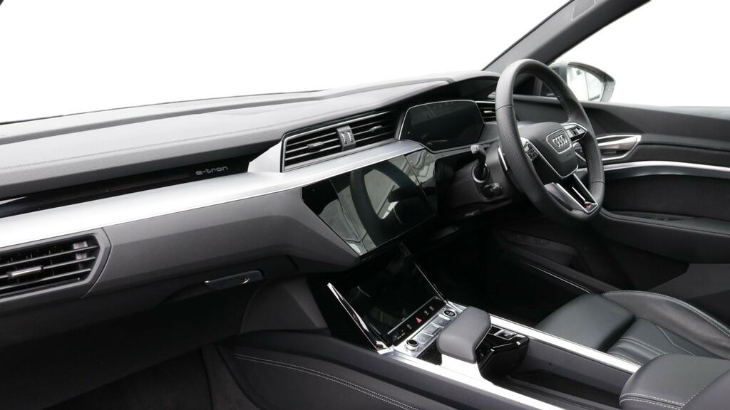 Audi Q8 e tron 300Kw 55 Quattro 114Kwh S Line Tech Pro Black #2