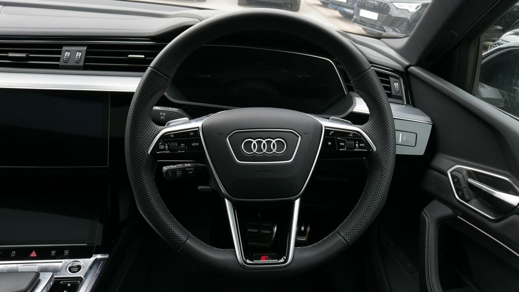 Audi Q8 e tron 300Kw 55 Quattro 114Kwh Black Edition Grey #10