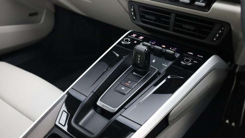 Porsche 911 Gts T-hybrid Pdk 4 Seat Silver #18