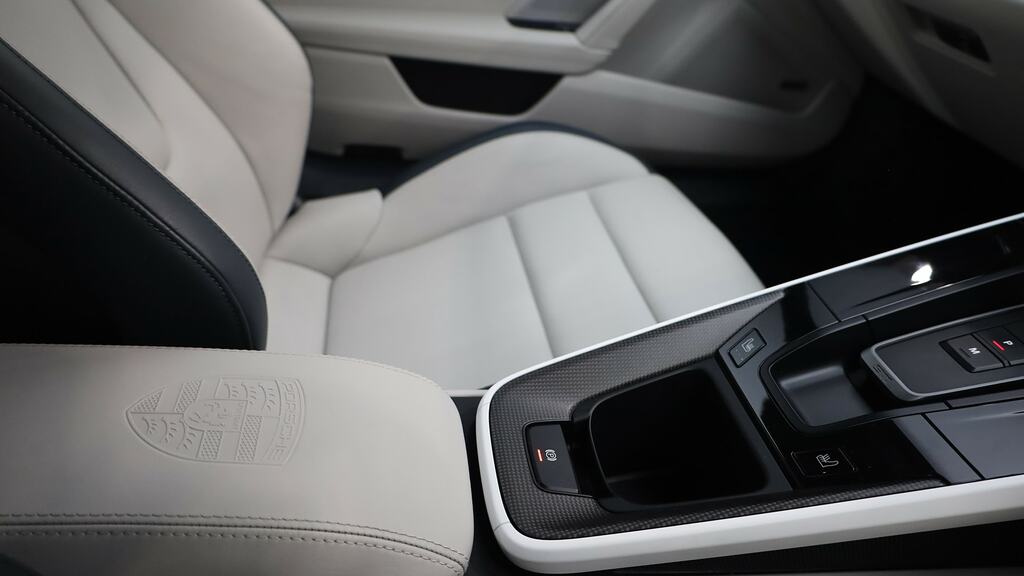Porsche 911 Gts T-hybrid Pdk 4 Seat Silver #17
