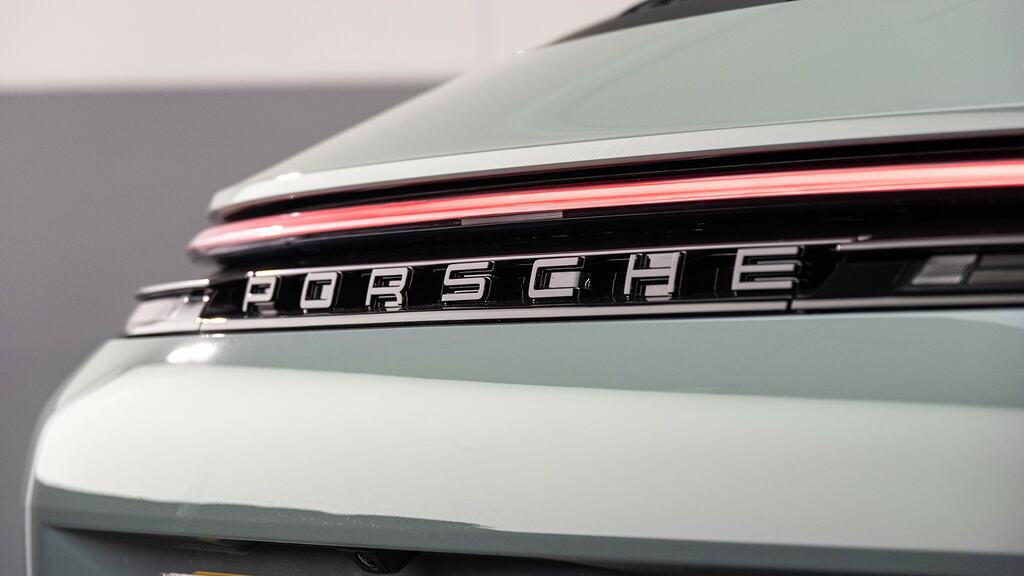 Porsche 911 Gt3 Touring Euro 6 Grey #24