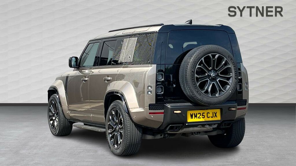 Land Rover Defender 110 4.4 P635 Octa 110 Gold #2