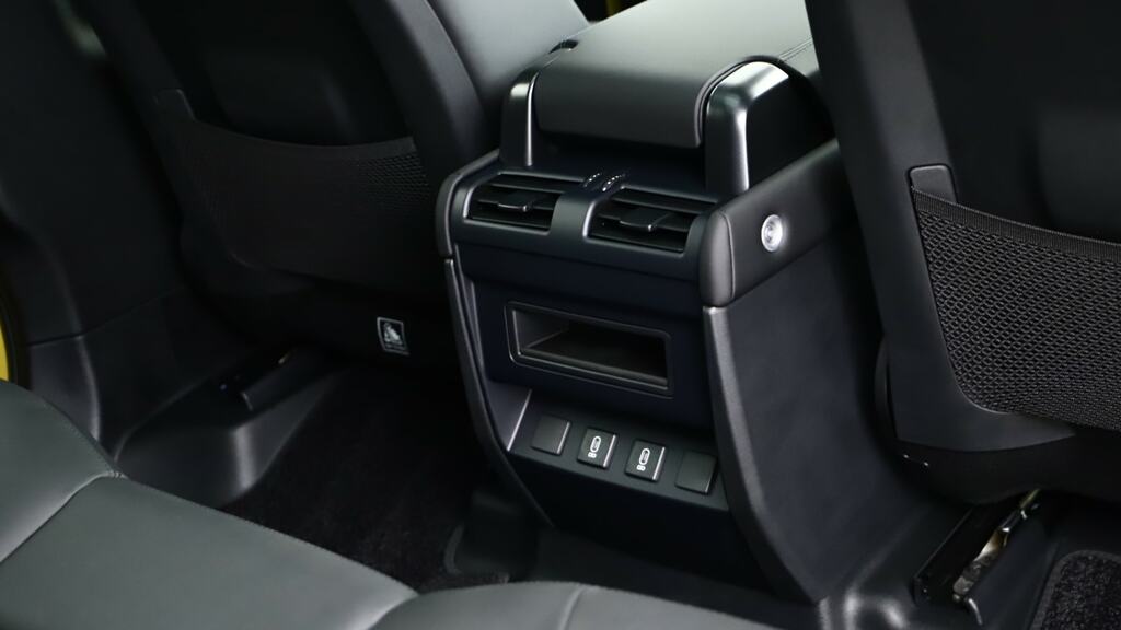 Land Rover Defender 110 3.0 D250 X-dynamic Se 110 7 Seat Black #18
