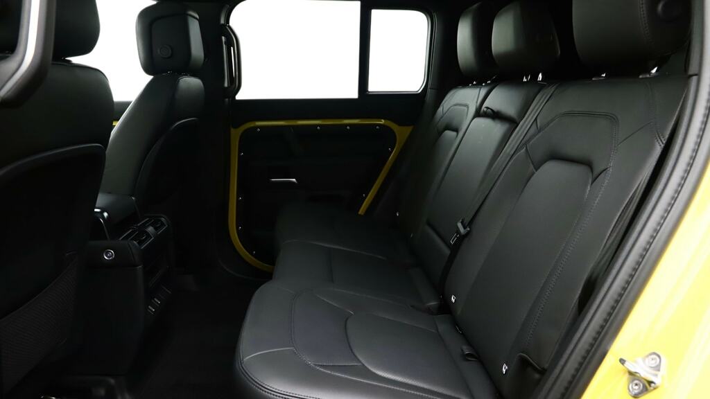Land Rover Defender 110 3.0 D350 Trophy Edition Deep Sandglow 110 Yellow #4
