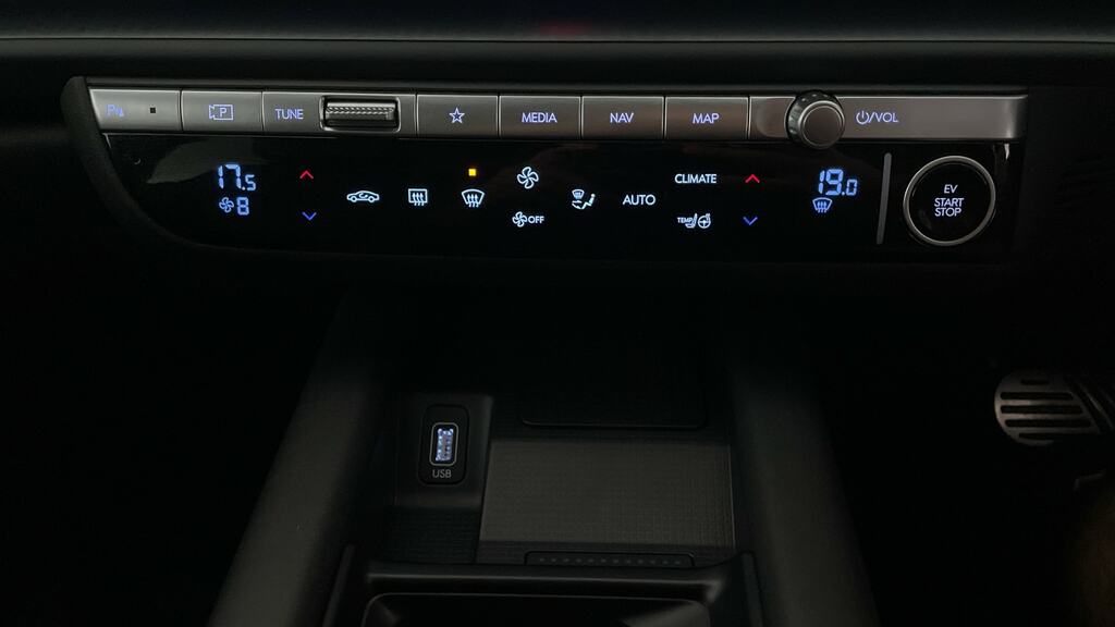 Hyundai Ioniq 6 First Edition Gold #16