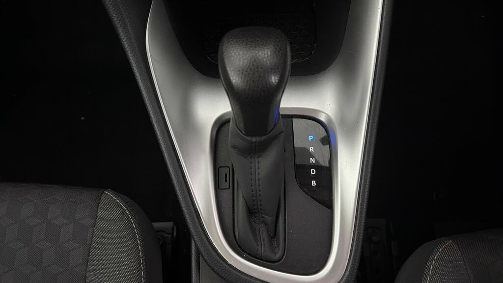 Toyota Yaris 1.5 Vvt-h Excel E Cvt Silver #14