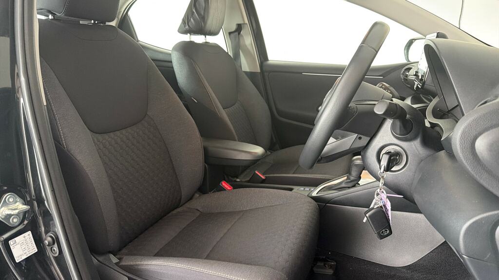 Toyota Yaris 1.5 Vvt-h Excel E Cvt Silver #10