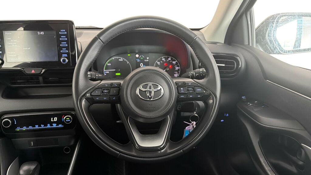 Toyota Yaris 1.5 Vvt-h Excel E Cvt Silver #8