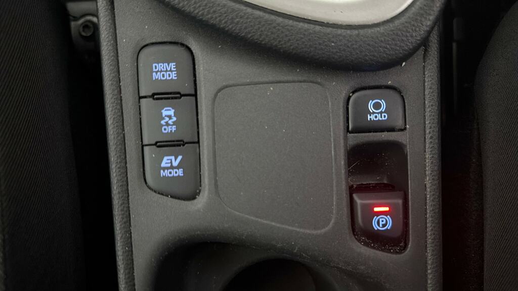 Toyota Yaris 1.5 Vvt-h Excel E Cvt Silver #19