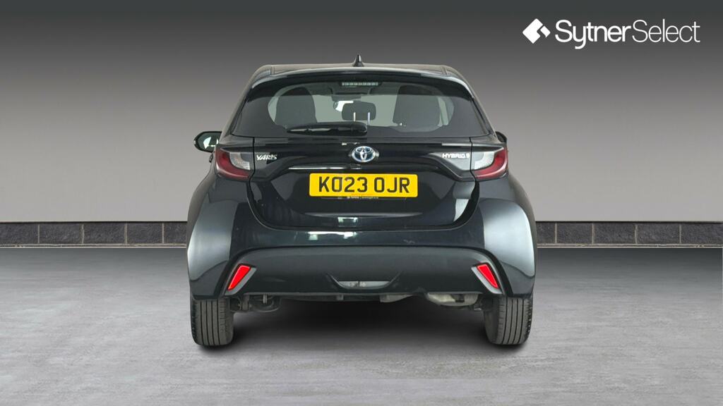 Toyota Yaris 1.5 Hybrid Icon Cvt Black #5