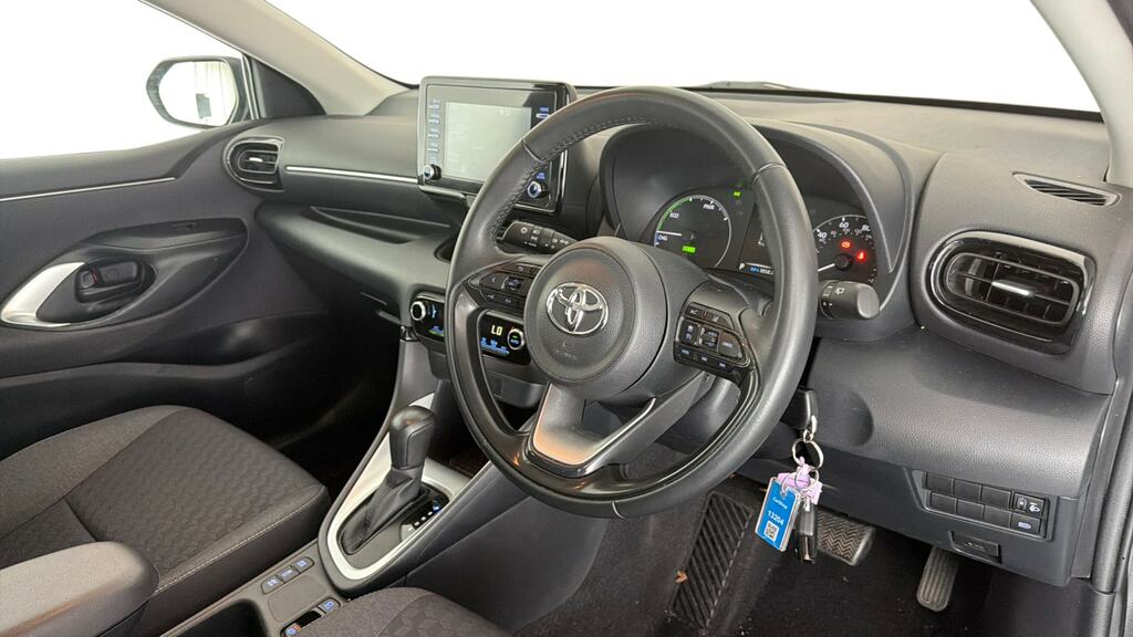 Toyota Yaris 1.5 Vvt-h Excel E Cvt Silver #9