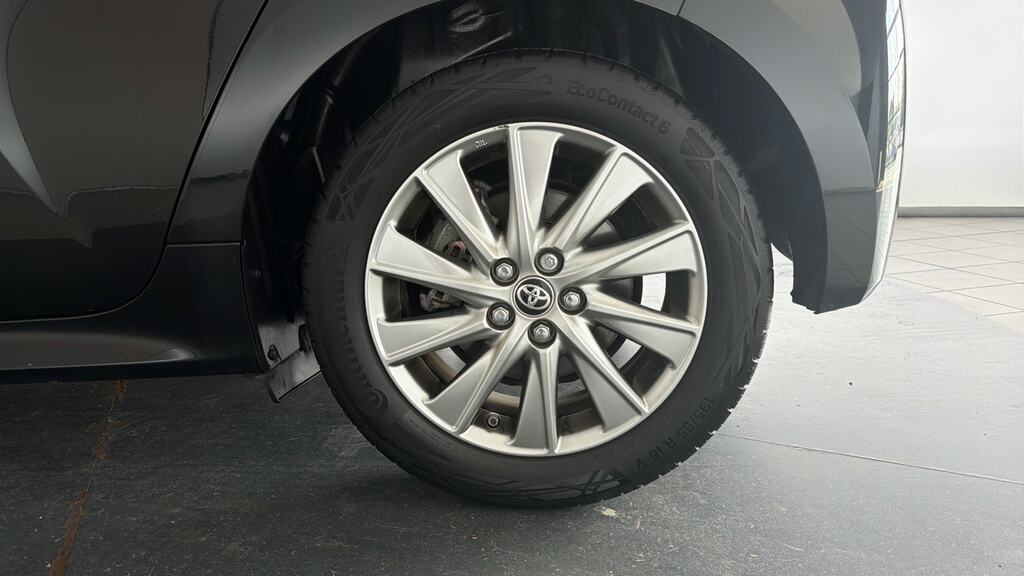 Toyota Yaris 1.5 Vvt-h Excel E Cvt Silver #25