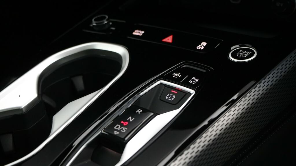 Audi A6 Avant Avant Black Edition 50 Tfsi E Quattro 299 Ps S Tro Black #14