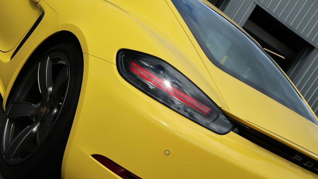 Porsche 718 Cayman Gt4 Pdk Euro 6 Red #27