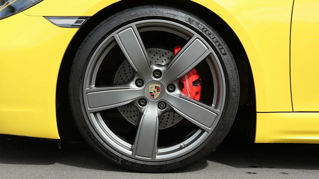 Porsche 718 Cayman 2.5 S Yellow #4