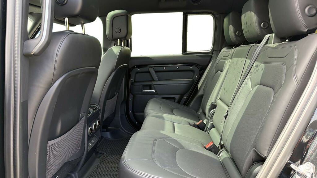 Land Rover Defender 130 3.0 D350 X-dynamic Hse 130 8 Seat Black #4