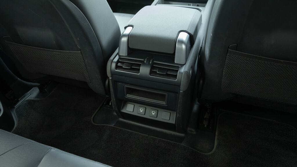 Land Rover Defender 90 3.0 D250 Hard Top Se Black #18