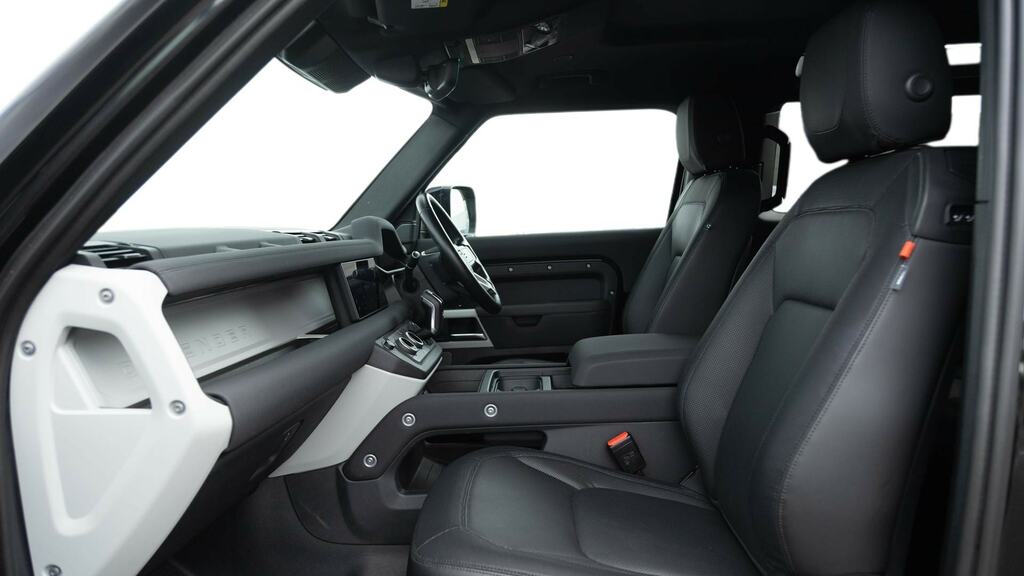 Land Rover Defender 90 3.0 D250 X-dynamic Se 90 Black #3