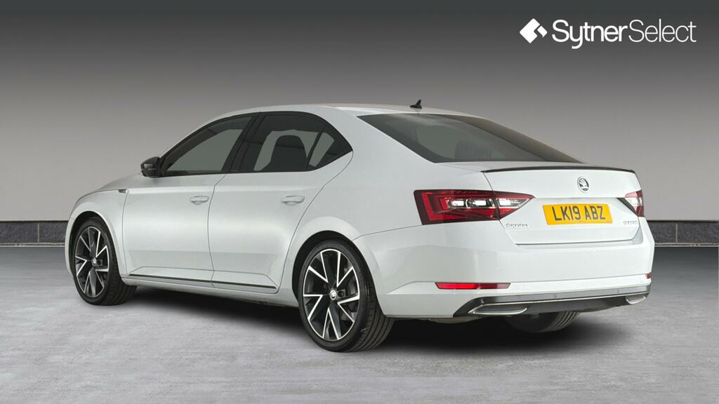 Skoda Superb 1.5 Tsi Sport Line Dsg White #2