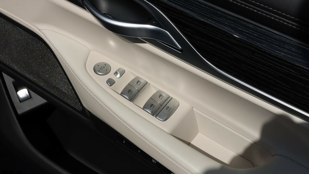 BMW 7 Series 740I M Sport Black #37