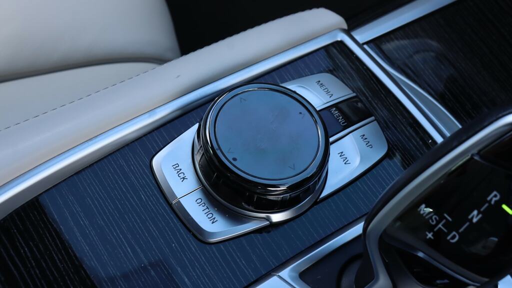 BMW 7 Series 740I M Sport Black #29