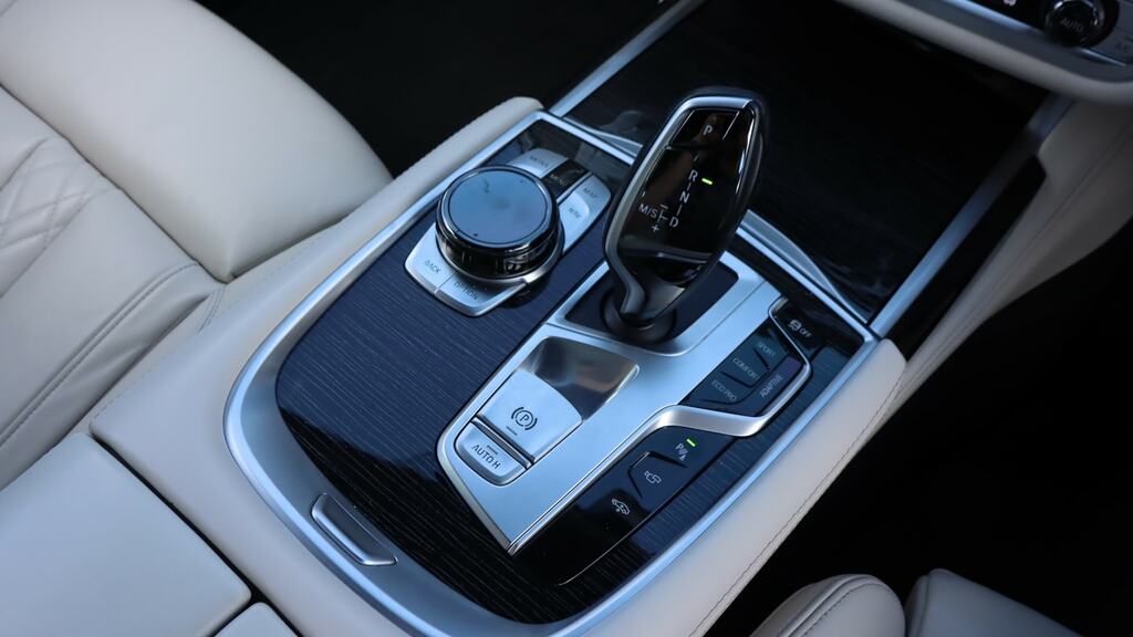 BMW 7 Series 740I M Sport Black #10