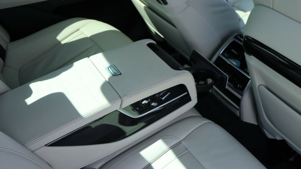BMW 7 Series 740I M Sport Black #32
