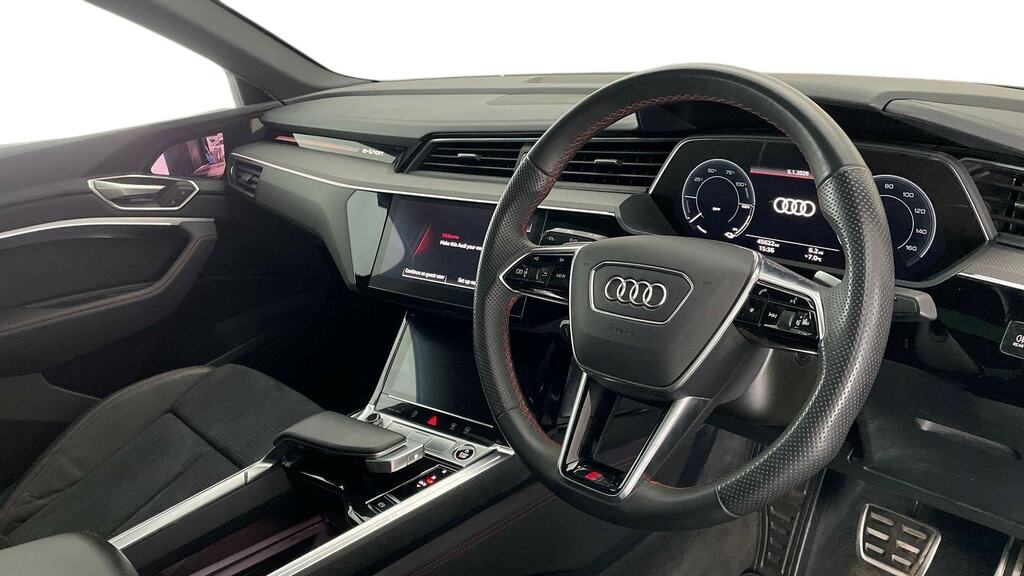 Audi Q8 e tron 300Kw 55 Quattro 114Kwh Launch Edition Black #6