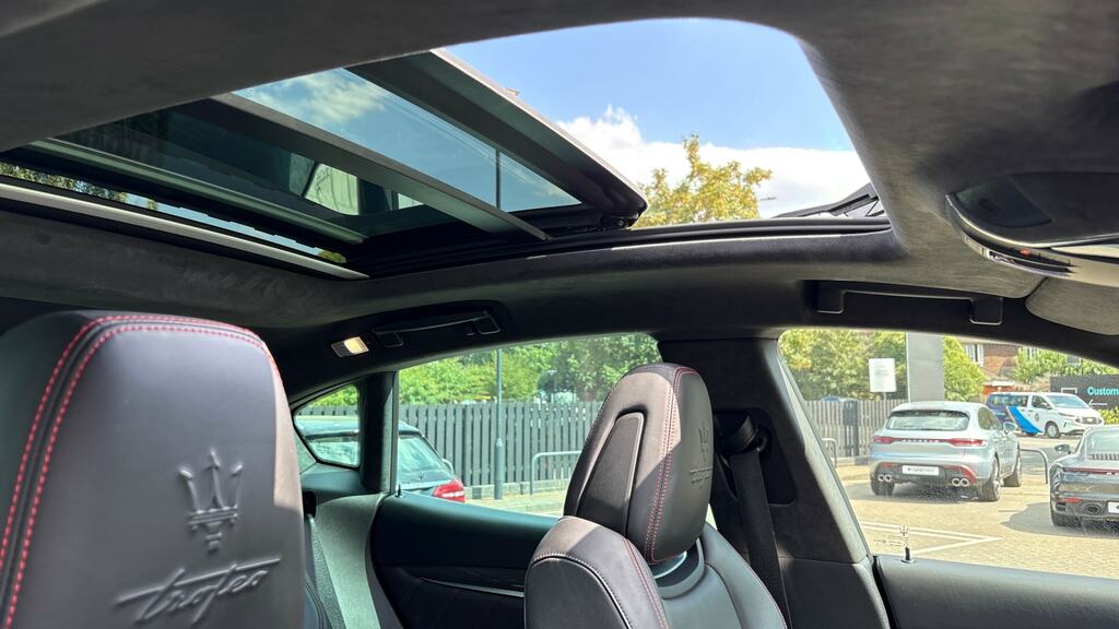 Maserati Levante 3.0 V6 Modena Zf Black #22