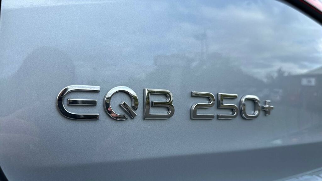Mercedes-Benz EQB Eqb 350 4Matic Amg Line Premium White #20