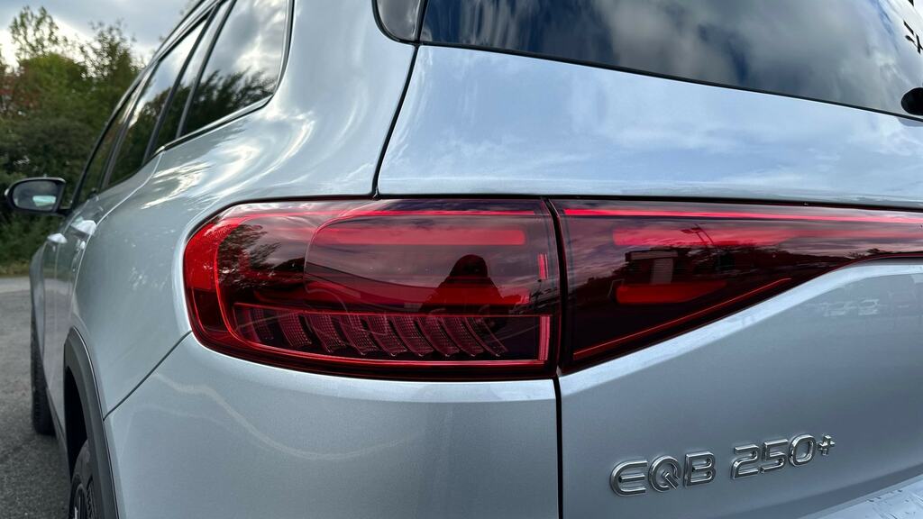Mercedes-Benz EQB Eqb 350 4Matic Amg Line Premium White #19