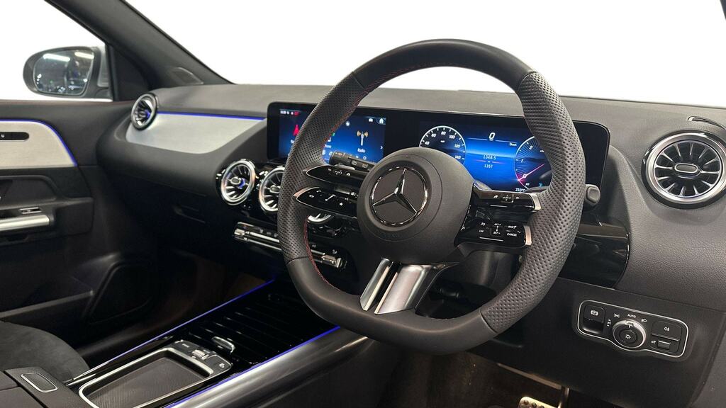 Mercedes-Benz GLA Class Gla 200D Amg Line Executive Silver #3