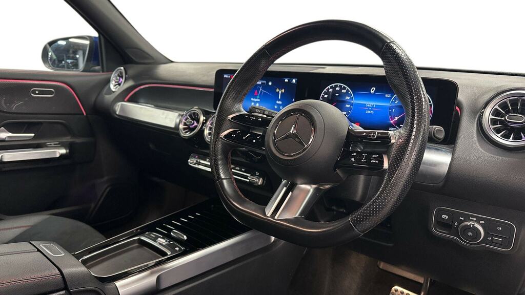 Mercedes-Benz GLB Class 1.3 Glb200h Mhev Amg Line Premium Suv #3