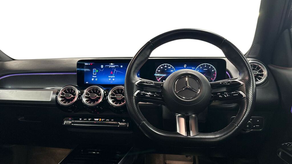 Mercedes-Benz GLB Class 1.3 Glb200h Mhev Amg Line Premium Suv #9