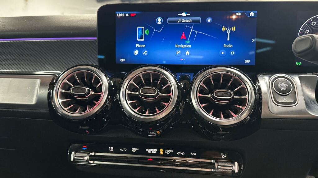 Mercedes-Benz GLB Class 1.3 Glb200h Mhev Amg Line Premium Suv #15
