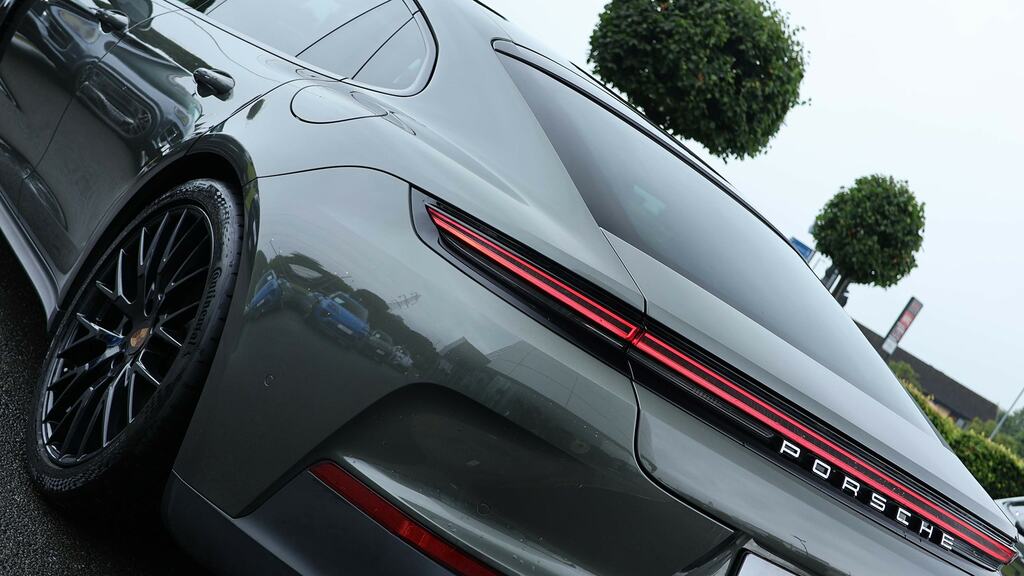 Porsche Panamera Turbo E-hybrid S 2025 Black #25