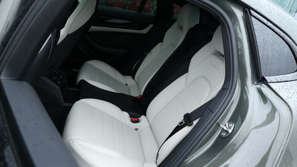 Porsche Panamera Turbo E-hybrid S 2025 Black #11